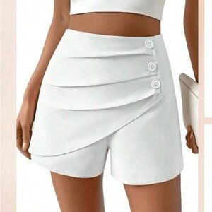 NWOT SHEIN Button Detail Ruched Front Short